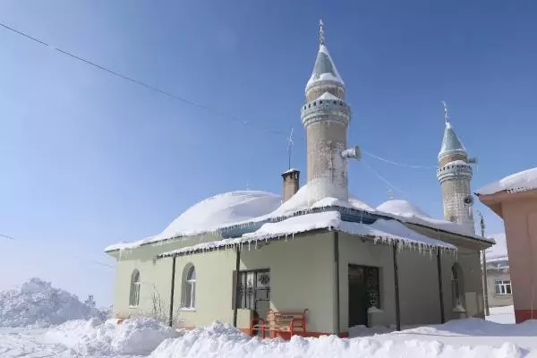 Türkiye'nin en soğuk ilçesi Çaldıran; eksi 26,9 derece Türkiye'nin en soğuk ilçesi Çaldıran; eksi 26,9 derece