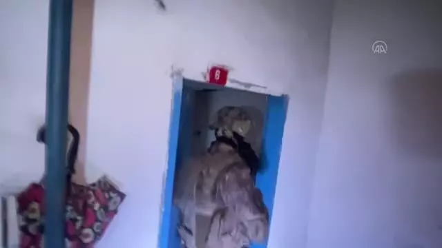 Uyuşturucu operasyonunda 37 şüpheli gözaltına alındı (2) Uyuşturucu operasyonunda 37 şüpheli gözaltına alındı (2)