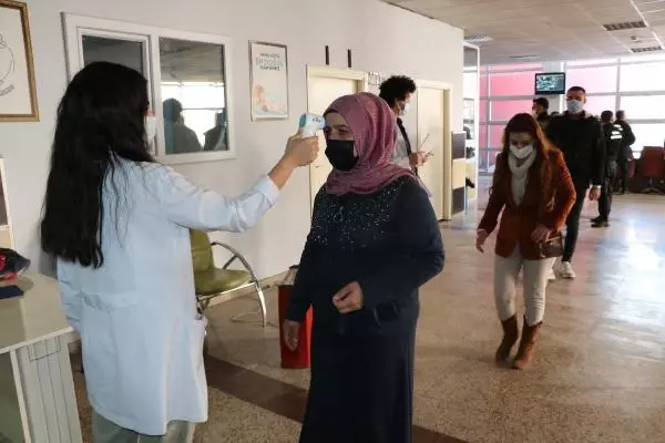 Son dakika haberleri... Vaka sayısının en az olduğu Hakkari'de, Covid- 19 Servisi ve yoğum bakım boş kaldı Son dakika haberleri... Vaka sayısının en az olduğu Hakkari'de, Covid- 19 Servisi ve yoğum bakım boş kaldı