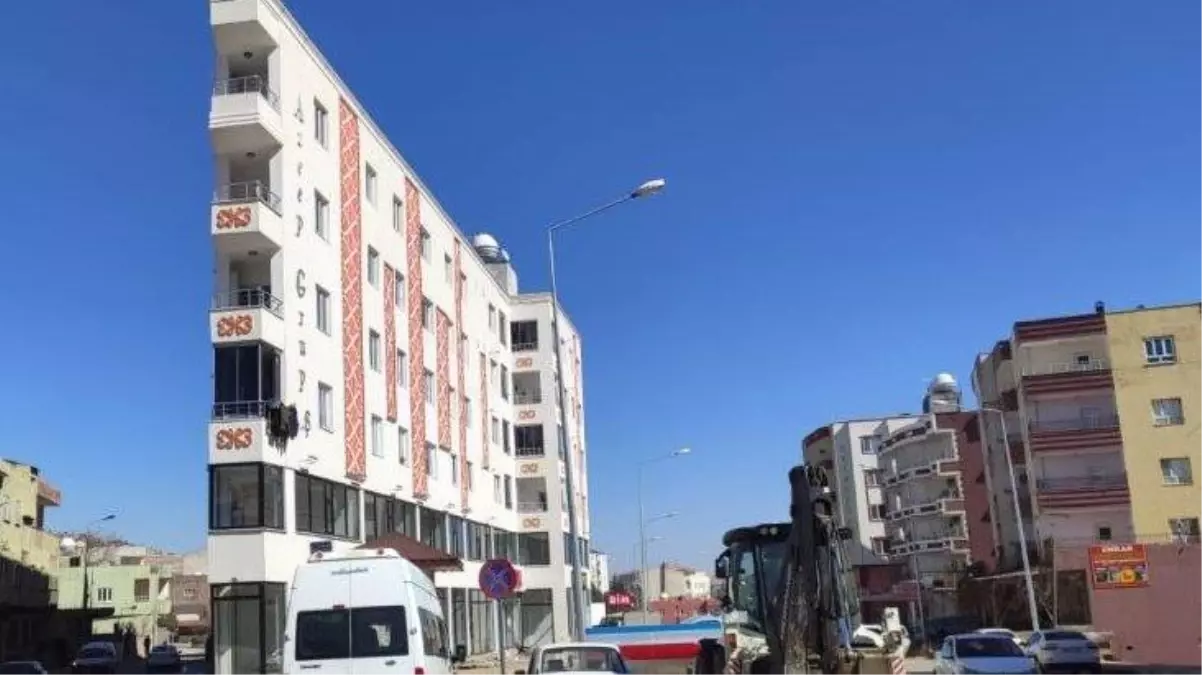 Yapısıyla dikkatleri üzerine çeken 'İp bina'nın boş daireleri için talep patlaması yaşanıyor