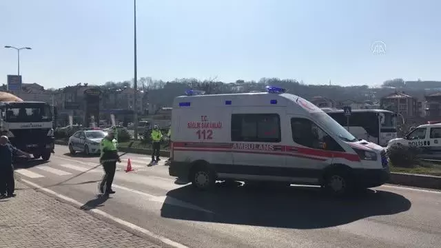 Yaya geçidinde ticari aracın çarptığı yaşlı kadın ağır yaralandı Yaya geçidinde ticari aracın çarptığı yaşlı kadın ağır yaralandı