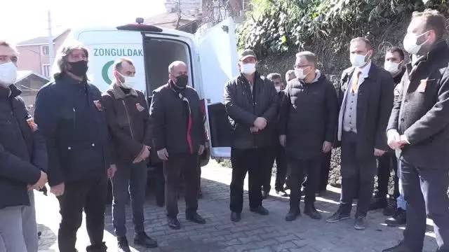 ZONGULDAK - AA Zonguldak muhabiri Ferdi Akıllı son yolculuğuna uğurlandı ZONGULDAK - AA Zonguldak muhabiri Ferdi Akıllı son yolculuğuna uğurlandı