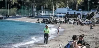 Antalya'da şubat ayının en sıcak gününü sahilde geçirdiler