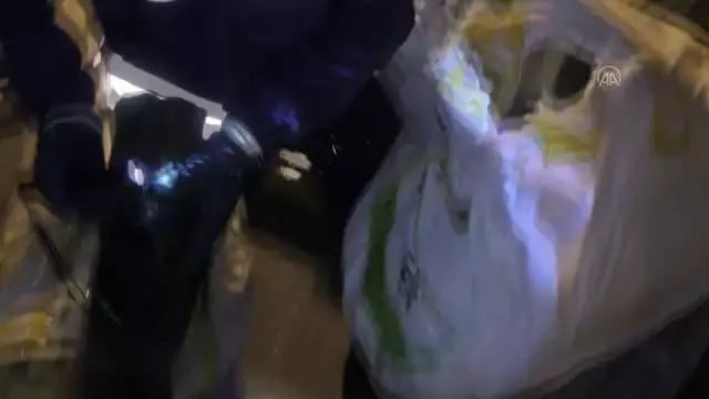 Bir tırda 6 kilo 550 gram esrar ele geçirildi Bir tırda 6 kilo 550 gram esrar ele geçirildi