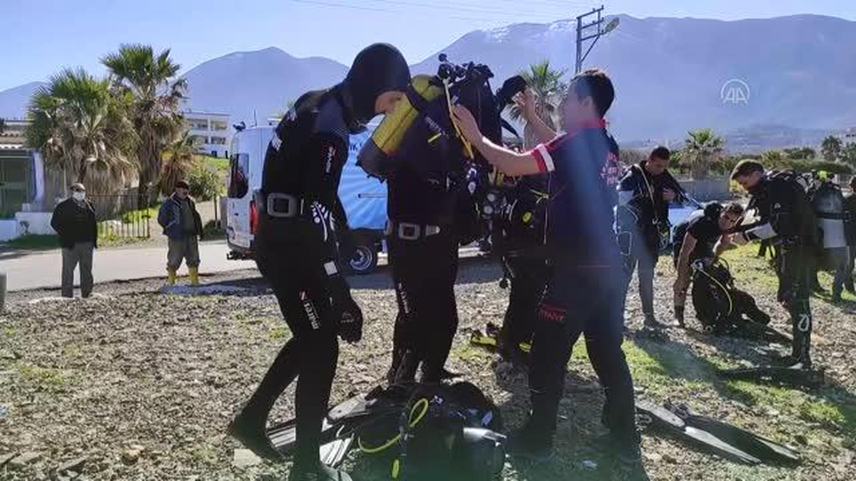 Botla açıldığı denizde 56 gün önce kaybolan genci arama çalışmaları sürüyor