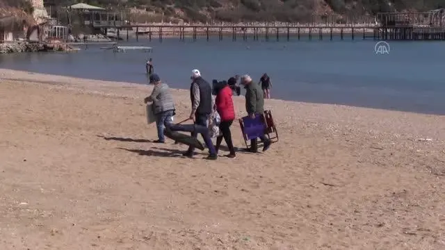 Didim'de güneşli hava sahili hareketlendirdi Didim'de güneşli hava sahili hareketlendirdi