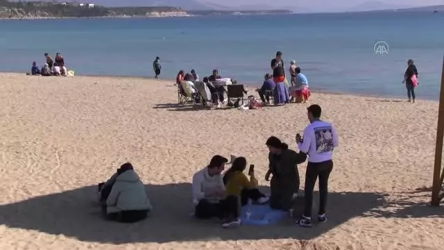 Didim'de güneşli hava sahili hareketlendirdi Didim'de güneşli hava sahili hareketlendirdi