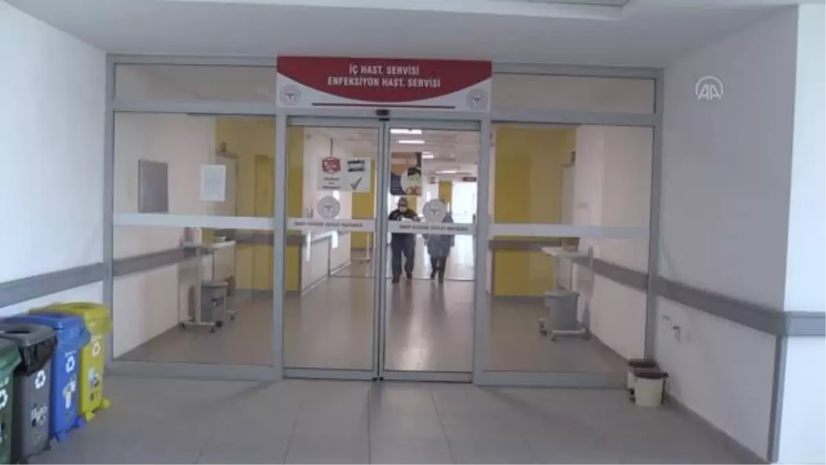 DOKTORLAR KOVİD-19'LA SAVAŞI ANLATIYOR - 'Rahat nefes alabilmek için devamlı yüzüstü yatmak isteyen hastalarımız var'