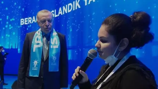 Görme engelli Tuana Şahin, Cumhurbaşkanı Erdoğan'a 'Bana her şey seni hatırlatıyor' şarkısıyla sürpriz yaptı Görme engelli Tuana Şahin, Cumhurbaşkanı Erdoğan'a 'Bana her şey seni hatırlatıyor' şarkısıyla sürpriz yaptı