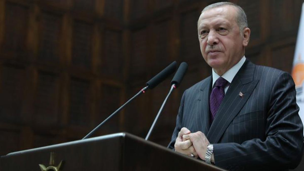 Hükümete yakın yazardan bomba iddia: Erdoğan AK Parti'den koparılmak isteniyor