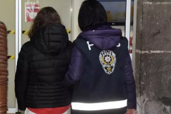İzmir merkezli 47 ilde FETÖ operasyonu: Çok sayıda şüpheli gözaltında