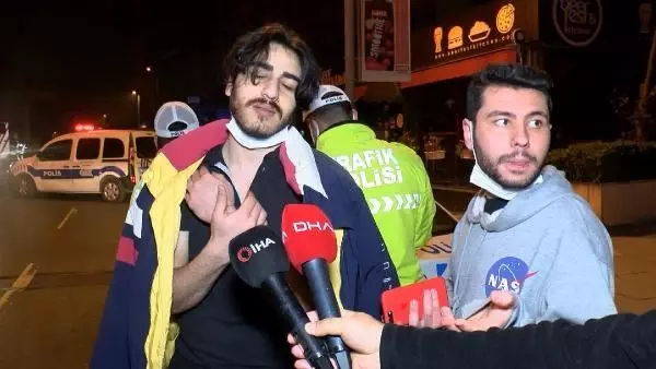 Kadıköy'de kaldırıma çarpan otomobil takla attı, 2 kişi yaralandı Kadıköy'de kaldırıma çarpan otomobil takla attı, 2 kişi yaralandı
