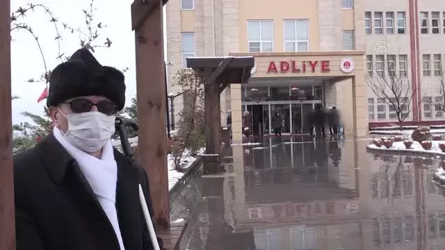 Son dakika haberi: KAHRAMANMARAŞ - Muhsin Yazıcıoğlu davalarının görme engelli vefakar takipçisi 38 duruşmanın hiçbirini kaçırmadı Son dakika haberi: KAHRAMANMARAŞ - Muhsin Yazıcıoğlu davalarının görme engelli vefakar takipçisi 38 duruşmanın hiçbirini kaçırmadı