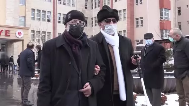 Son dakika haberi: KAHRAMANMARAŞ - Muhsin Yazıcıoğlu davalarının görme engelli vefakar takipçisi 38 duruşmanın hiçbirini kaçırmadı Son dakika haberi: KAHRAMANMARAŞ - Muhsin Yazıcıoğlu davalarının görme engelli vefakar takipçisi 38 duruşmanın hiçbirini kaçırmadı