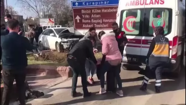 Karaman'da iki otomobil çarpıştı: 6 yaralı Karaman'da iki otomobil çarpıştı: 6 yaralı
