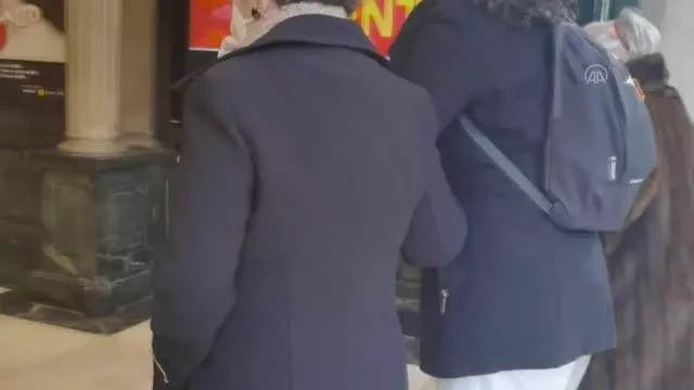 Son dakika! Madrid'de Kovid-19 aşısı olan yaşlılar için tiyatroda özel gösterim Son dakika! Madrid'de Kovid-19 aşısı olan yaşlılar için tiyatroda özel gösterim