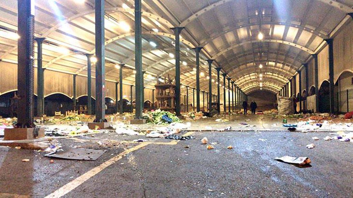 Maltepe'de grev nedeniyle toplanmayan çöpler sokaklarda birikti