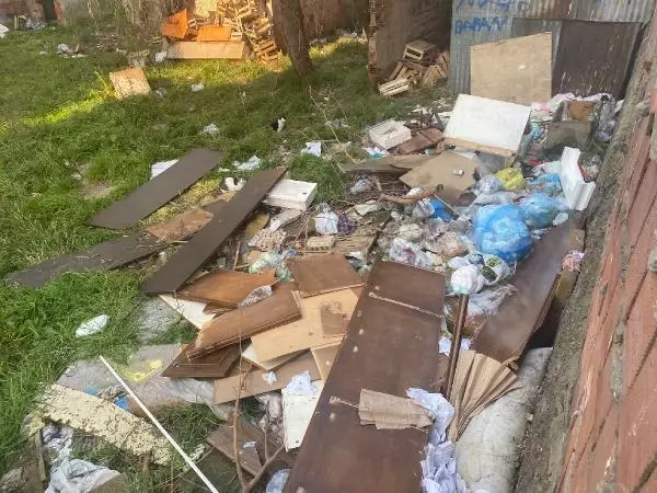 MALTEPE'DE SOKAKLARDA ÇÖP YIĞINLARI OLUŞTU, KONTEYNERLER DOLDU TAŞTI MALTEPE'DE SOKAKLARDA ÇÖP YIĞINLARI OLUŞTU, KONTEYNERLER DOLDU TAŞTI