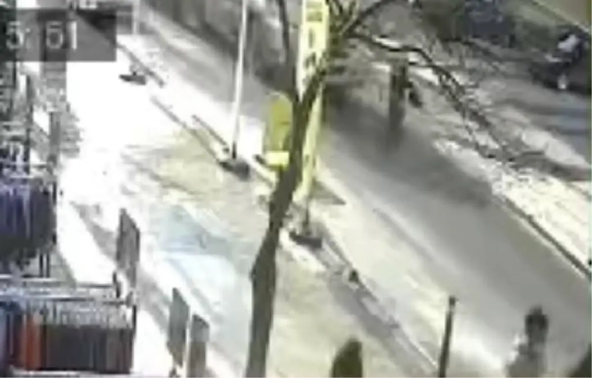 Sancaktepe'de yaşlı kadının hayatını kaybettiği kaza kamerada