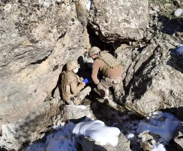 Siirt'te PKK'lı teröristlere ait mühimmat ele geçirildi Siirt'te PKK'lı teröristlere ait mühimmat ele geçirildi