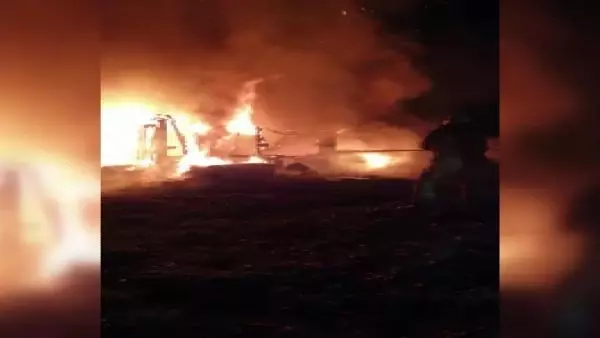 Silivri'de baraka alevlere teslim oldu Silivri'de baraka alevlere teslim oldu