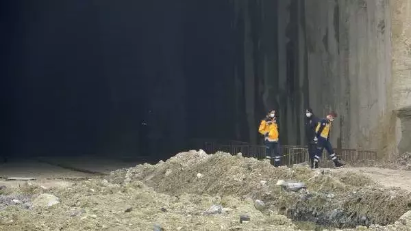 Tünel inşaatında erkek cesedi bulundu Tünel inşaatında erkek cesedi bulundu