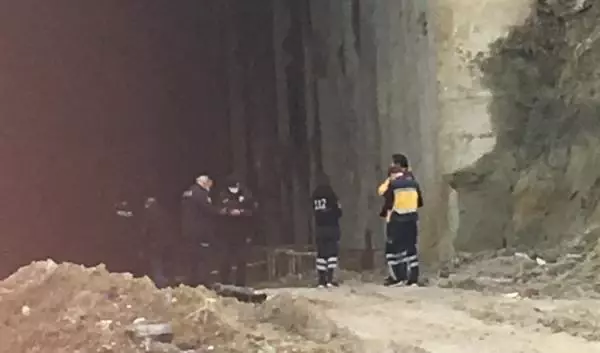 Tünel inşaatında erkek cesedi bulundu Tünel inşaatında erkek cesedi bulundu