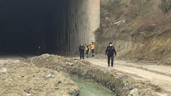 Tünel inşaatında erkek cesedi bulundu Tünel inşaatında erkek cesedi bulundu
