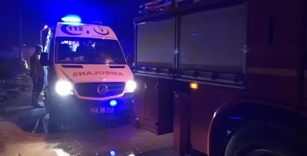 Turgutlu'da ailesinin oturduğu evi ateşe verdi: 2 gözaltı Turgutlu'da ailesinin oturduğu evi ateşe verdi: 2 gözaltı