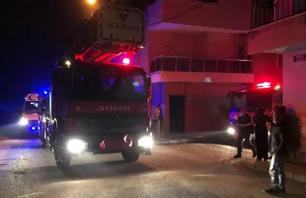 Turgutlu'da ailesinin oturduğu evi ateşe verdi: 2 gözaltı Turgutlu'da ailesinin oturduğu evi ateşe verdi: 2 gözaltı