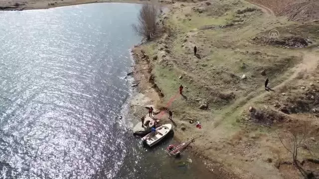 Son dakika: 9 yıl önce kaybolan 2 kişi için Bayramhacılı Baraj Gölü'nde arama çalışması başlatıldı Son dakika: 9 yıl önce kaybolan 2 kişi için Bayramhacılı Baraj Gölü'nde arama çalışması başlatıldı