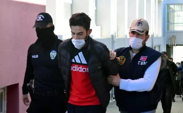 Adana'daki DEAŞ operasyonunda 5 tutuklama Adana'daki DEAŞ operasyonunda 5 tutuklama