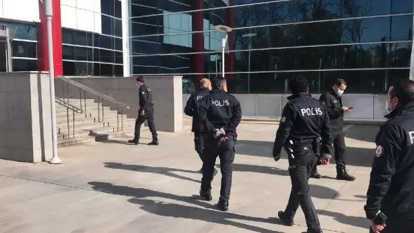 Son dakika haberleri: Adıyaman Adliyesi'nde kavga: 13 gözaltı Son dakika haberleri: Adıyaman Adliyesi'nde kavga: 13 gözaltı