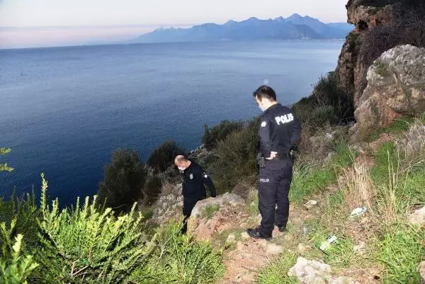 Antalya'da silahlı iki şüpheli ihbarı, polisi alarma geçirdi