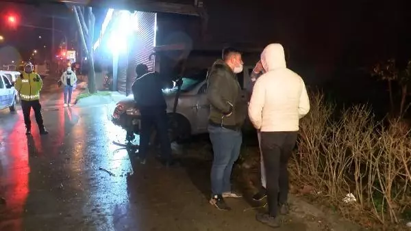 Son Dakika | ATAŞEHİR'DE KISITLAMADA RAHAT TAVIRLARIYLA DİKKAT ÇEKEN GENÇLERİN YAPTIĞI KAZA KAMERADA Son Dakika | ATAŞEHİR'DE KISITLAMADA RAHAT TAVIRLARIYLA DİKKAT ÇEKEN GENÇLERİN YAPTIĞI KAZA KAMERADA