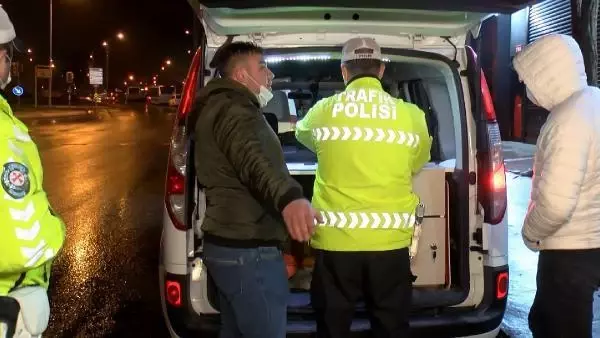 Son Dakika | ATAŞEHİR'DE KISITLAMADA RAHAT TAVIRLARIYLA DİKKAT ÇEKEN GENÇLERİN YAPTIĞI KAZA KAMERADA Son Dakika | ATAŞEHİR'DE KISITLAMADA RAHAT TAVIRLARIYLA DİKKAT ÇEKEN GENÇLERİN YAPTIĞI KAZA KAMERADA