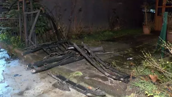 Son Dakika | ATAŞEHİR'DE KISITLAMADA RAHAT TAVIRLARIYLA DİKKAT ÇEKEN GENÇLERİN YAPTIĞI KAZA KAMERADA Son Dakika | ATAŞEHİR'DE KISITLAMADA RAHAT TAVIRLARIYLA DİKKAT ÇEKEN GENÇLERİN YAPTIĞI KAZA KAMERADA