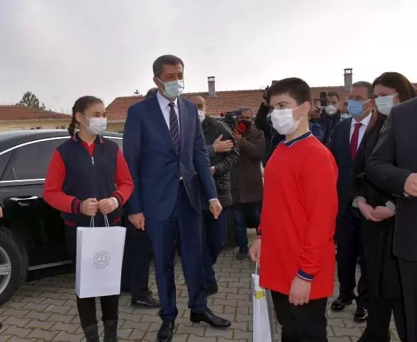 Bakan Selçuk: Okulları peyderpey açma kararımız devam ediyor Bakan Selçuk: Okulları peyderpey açma kararımız devam ediyor