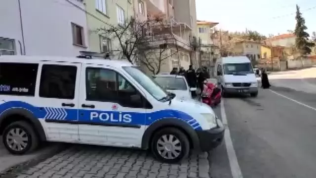 BALIKESİR - Bir çift evlerinde ölü bulundu BALIKESİR - Bir çift evlerinde ölü bulundu