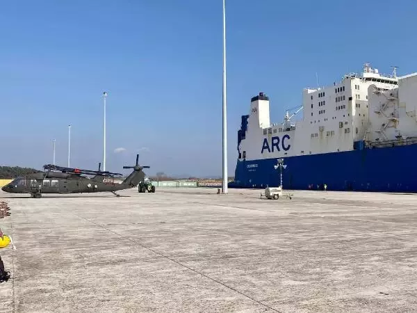 Batı Trakya'ya Amerikan çıkarması: Askeri teçhizatları taşıyan gemi Dedeağaç'ta Batı Trakya'ya Amerikan çıkarması: Askeri teçhizatları taşıyan gemi Dedeağaç'ta