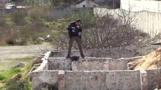 Boş arazide erkek cesedi bulundu Boş arazide erkek cesedi bulundu