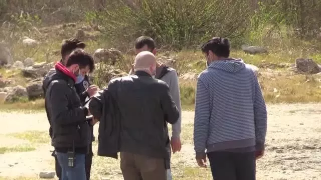 Boş arazide erkek cesedi bulundu Boş arazide erkek cesedi bulundu