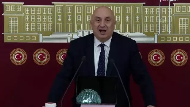 CHP Grup Başkanvekili Özkoç, Meclis Başkanlığına sunulan dokunulmazlık fezlekelerini değerlendirdi (3) CHP Grup Başkanvekili Özkoç, Meclis Başkanlığına sunulan dokunulmazlık fezlekelerini değerlendirdi (3)