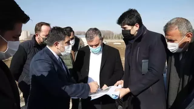 Çubuk Belediye Başkanı Baki Demirbaş, millet bahçesi inşaatını inceledi Çubuk Belediye Başkanı Baki Demirbaş, millet bahçesi inşaatını inceledi