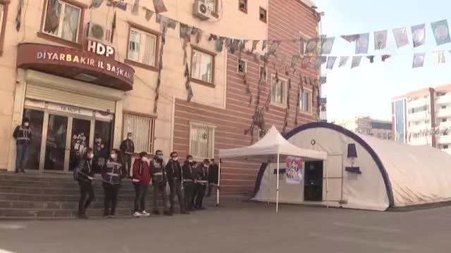 Diyarbakır annelerinden çocuklarına 'Teslim ol' çağrısı Diyarbakır annelerinden çocuklarına 'Teslim ol' çağrısı
