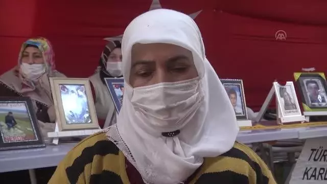 Diyarbakır annelerinden çocuklarına 'Teslim ol' çağrısı Diyarbakır annelerinden çocuklarına 'Teslim ol' çağrısı