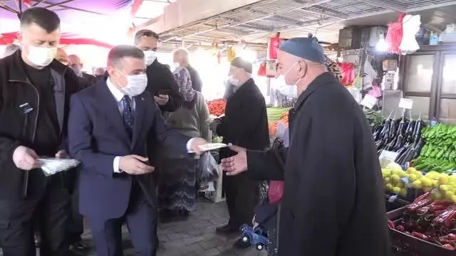 Son dakika... Düzce Valisi Atay pazar yerinde koronavirüs tedbirlerini denetledi Son dakika... Düzce Valisi Atay pazar yerinde koronavirüs tedbirlerini denetledi