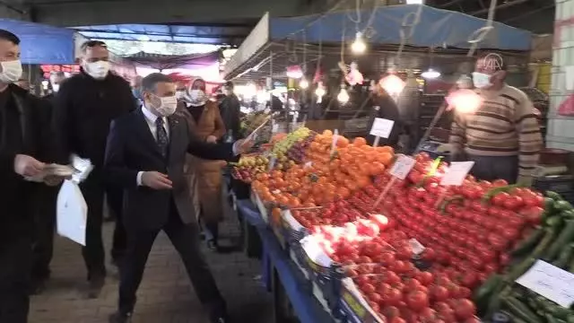Son dakika... Düzce Valisi Atay pazar yerinde koronavirüs tedbirlerini denetledi Son dakika... Düzce Valisi Atay pazar yerinde koronavirüs tedbirlerini denetledi