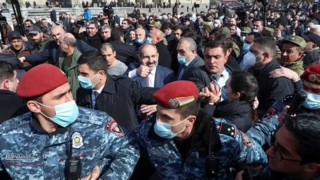 Ermenistan'daki ordu-hükümet krizinin arkasında İskender füzeleri başrolde Ermenistan'daki ordu-hükümet krizinin arkasında İskender füzeleri başrolde