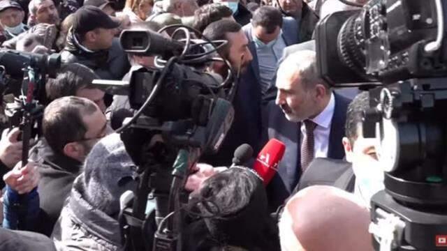 Ermenistan ordusu Başbakan Paşinyan'ı neden istifaya davet etti? İşte ülkeyi karıştıran darbe girişiminin perde arkası Ermenistan ordusu Başbakan Paşinyan'ı neden istifaya davet etti? İşte ülkeyi karıştıran darbe girişiminin perde arkası
